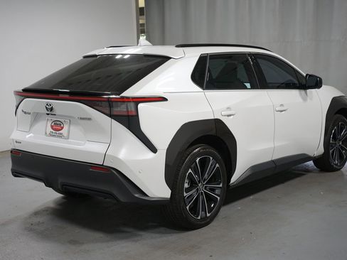 Certified 2024 Toyota bZ4X FWD image 8