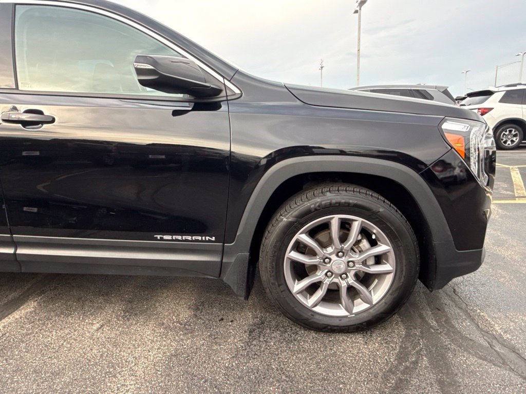 Used 2023 GMC Terrain SLT AWD/4WD image 15