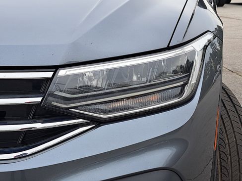 Used 2024 Volkswagen Tiguan SE FWD image 29