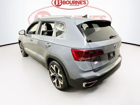 Used 2023 Volkswagen Taos SEL AWD/4WD image 9