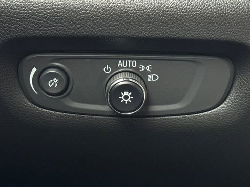 Certified 2023 Chevrolet Traverse LT w/ LT Premium Package image 34