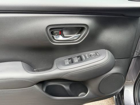 Certified 2025 Honda HR-V LX image 15