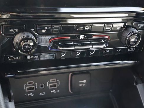 New 2025 Jeep Grand Cherokee Altitude AWD/4WD image 28