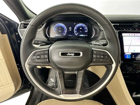 Used 2023 Jeep Grand Cherokee L Limited w/ Luxury Tech Group II RWD image 11