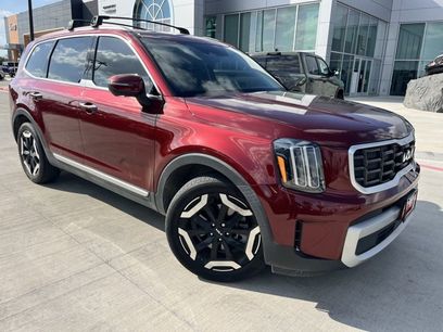 Used 2024 Kia Telluride S w/ S Sunroof Package