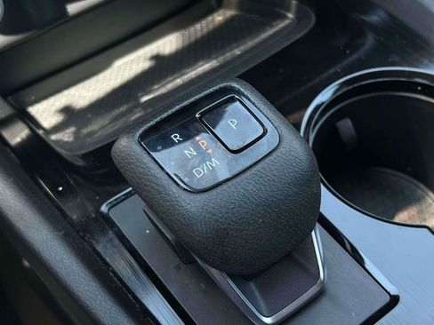 Used 2023 Nissan Rogue SV AWD/4WD image 10