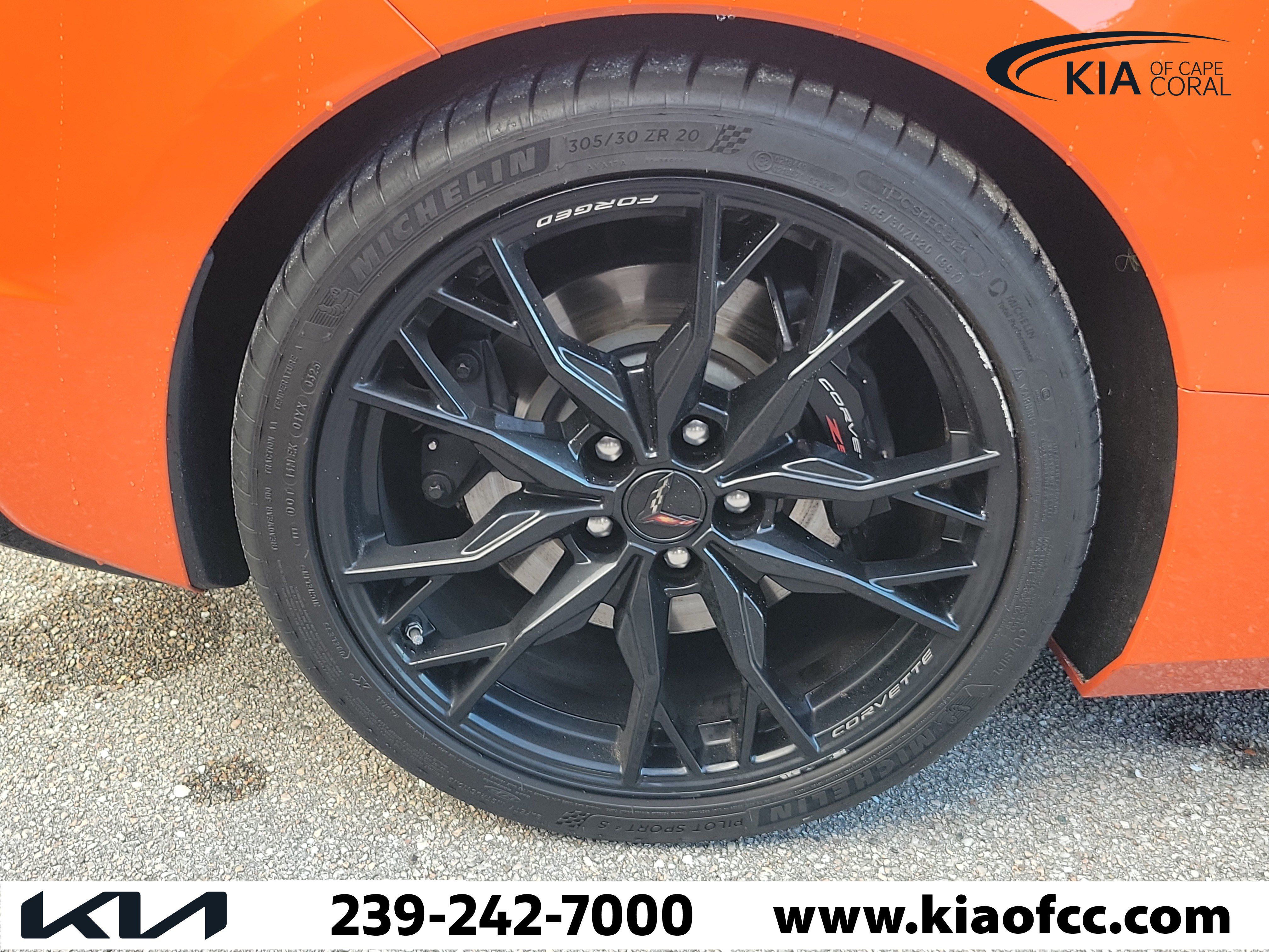 Used 2025 Chevrolet Corvette Stingray Preferred Conv w/ Z51 Performance Package RWD image 8