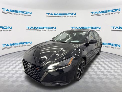 Used 2024 Nissan Altima 2.5 SR w/ SR Premium Package FWD image 1