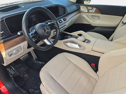 Used 2024 Mercedes-Benz GLS 580 4MATIC image 16
