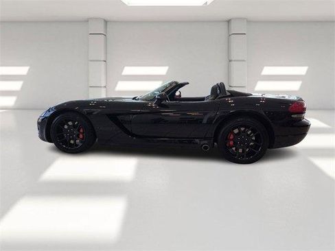 Used 2004 Dodge Viper SRT-10 image 2