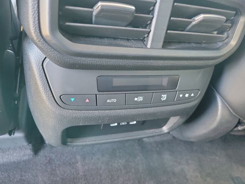 Used 2025 Honda Pilot EX-L image 20