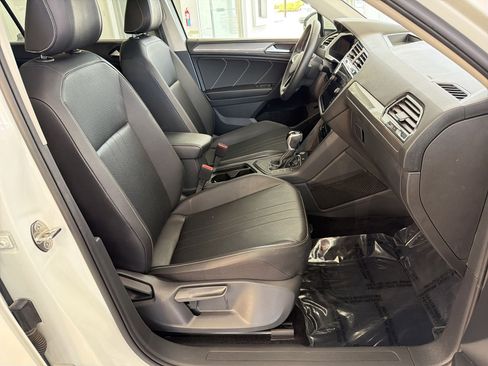 Used 2022 Volkswagen Tiguan SE FWD image 28