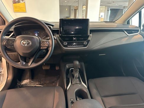 Used 2025 Toyota Corolla LE image 34