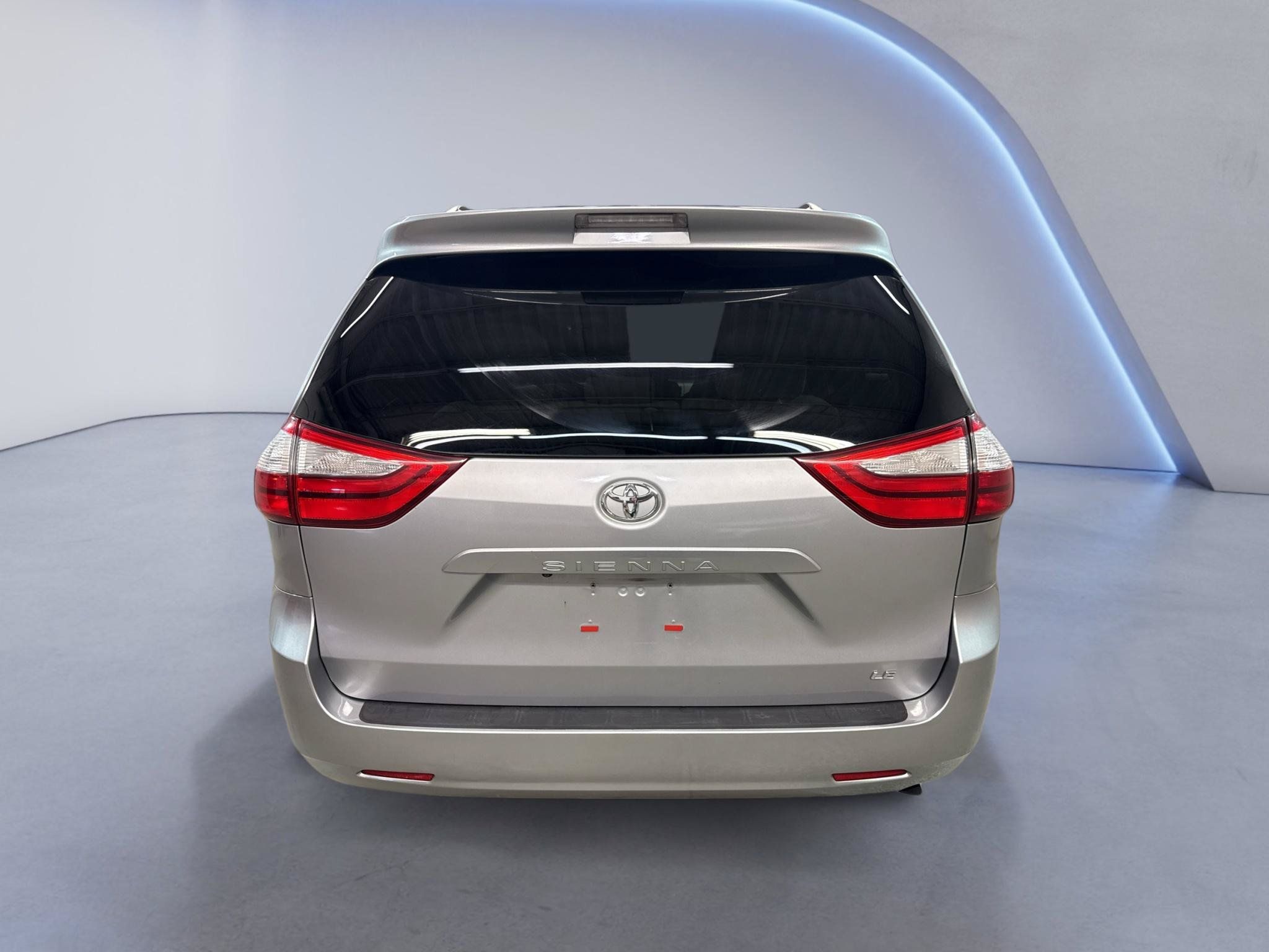 Used 2015 Toyota Sienna LE FWD image 7