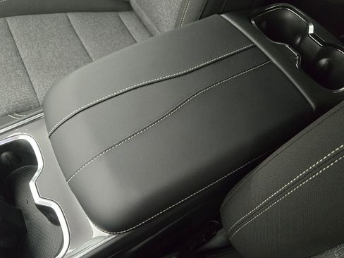 New 2026 GMC Acadia Elevation image 30