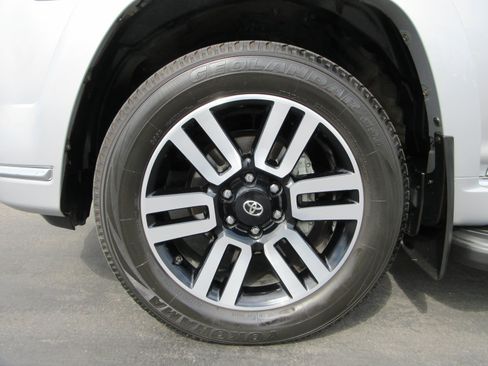 Used 2023 Toyota 4Runner Limited AWD/4WD image 53