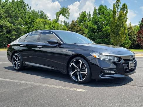 Used 2019 Honda Accord Sport image 3