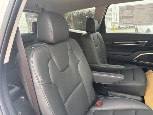 New 2025 Kia Telluride S image 14