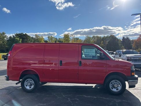 New 2025 Chevrolet Express 2500 w/ Driver Convenience Package image 4