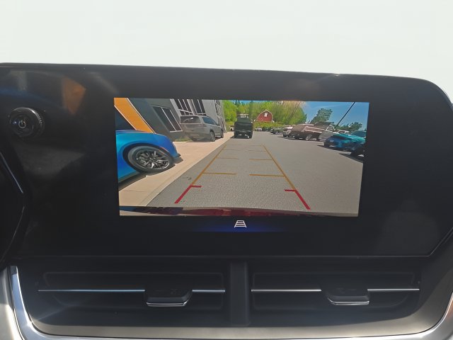 Used 2025 Chevrolet Trax LT w/ LT Convenience Package FWD image 19