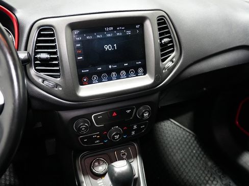 Used 2019 Jeep Compass Trailhawk AWD/4WD image 17