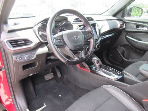 Used 2021 Chevrolet TrailBlazer RS FWD image 17
