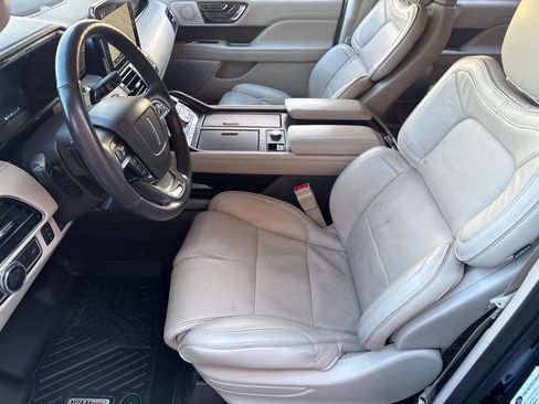 Used 2018 Lincoln Navigator L Reserve w/ Technology Package image 10
