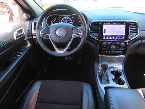 Used 2020 Jeep Grand Cherokee Altitude image 12