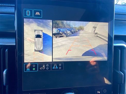 Used 2024 GMC Acadia Elevation image 16