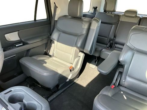 Used 2025 Ford Expedition Active image 16