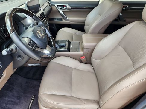 Used 2022 Lexus GX 460 Luxury w/ Sport Design Package image 13