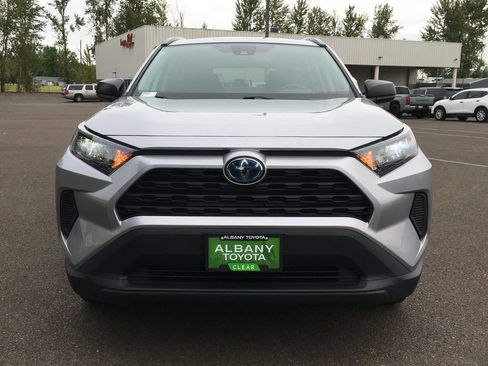 Used 2021 Toyota RAV4 LE AWD/4WD image 11