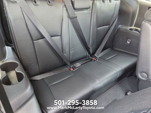 Used 2022 Toyota Highlander XLE FWD image 14