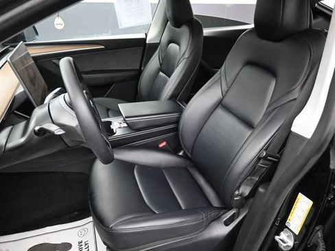 Used 2023 Tesla Model Y 2WD image 24
