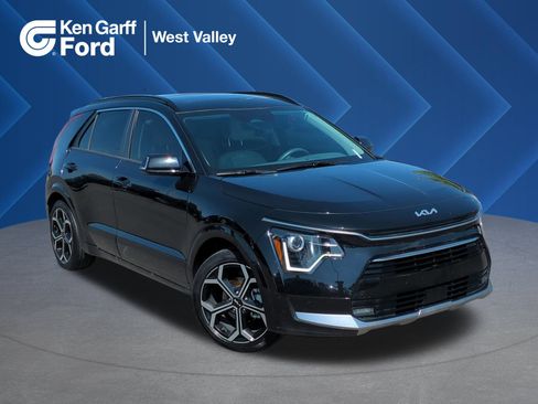 Used 2023 Kia Niro EX Touring image 1
