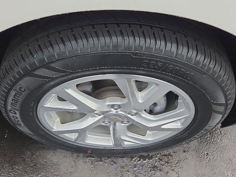 Used 2020 Chevrolet Equinox Premier FWD image 2