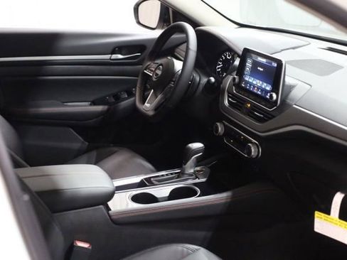 New 2025 Nissan Altima 2.5 SR w/ SR Premium Package image 20