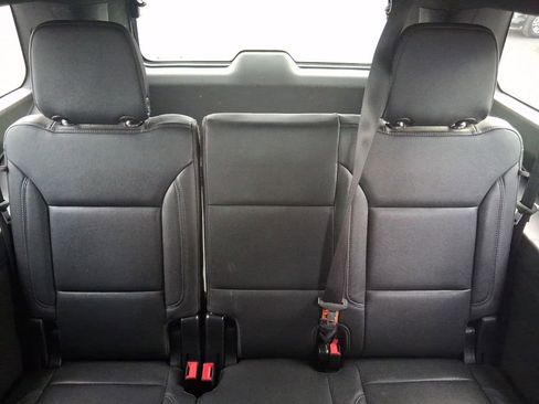 Used 2023 Chevrolet Suburban LT image 18