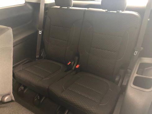 Used 2019 GMC Acadia SLE image 10