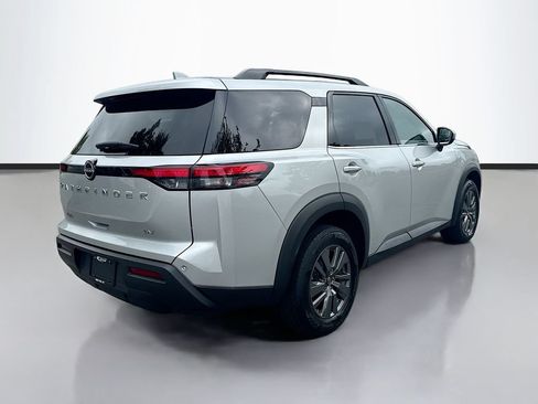 Certified 2024 Nissan Pathfinder SV FWD image 9