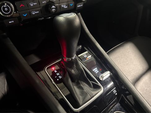 Used 2025 Jeep Compass Limited image 34