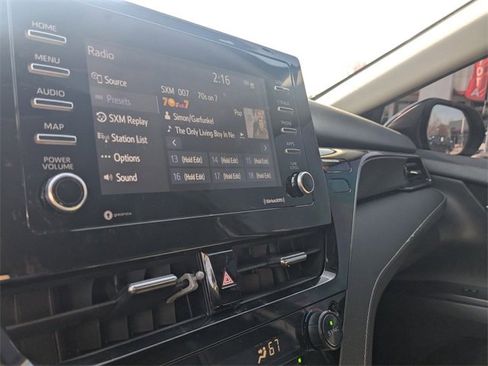 Used 2022 Toyota Camry SE image 23