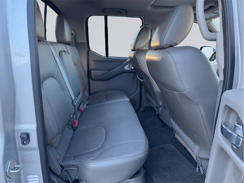 Used 2019 Nissan Frontier SL RWD image 24