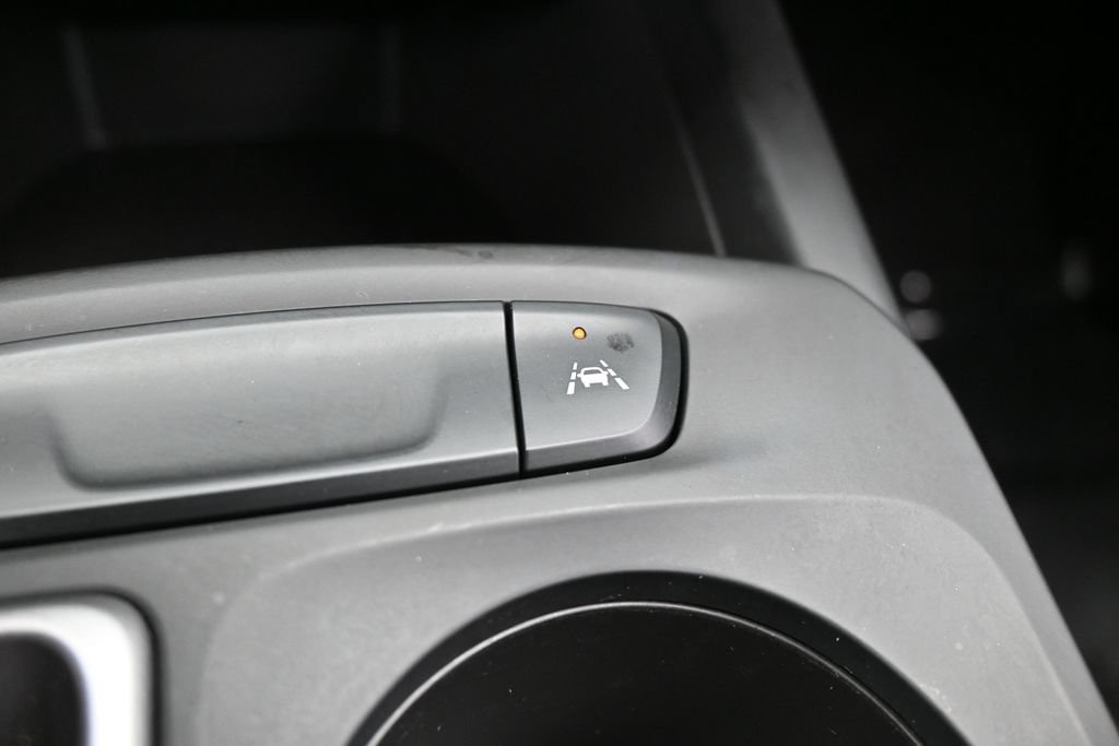 Used 2025 Chevrolet Trax RS w/ Sunroof Package FWD image 25