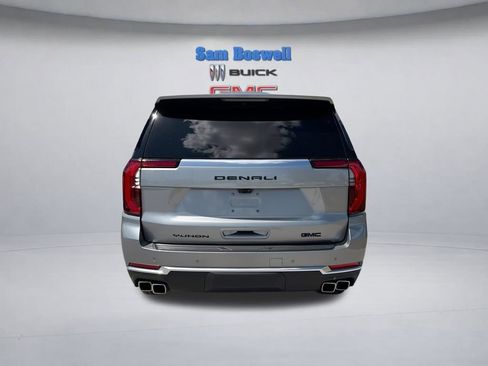 Used 2025 GMC Yukon Denali w/ Denali Reserve Package image 8