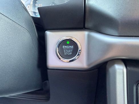 Used 2024 Ford Expedition XLT image 27