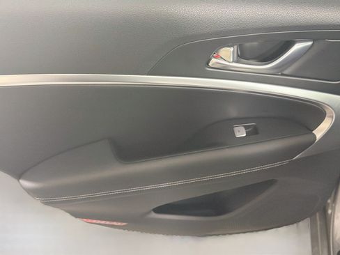 Used 2026 Genesis G70 2.5T RWD image 25