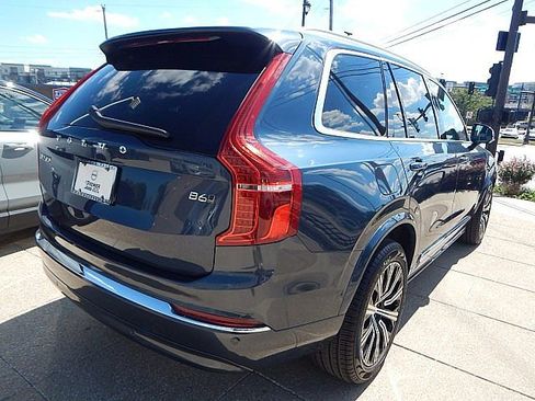 Certified 2025 Volvo XC90 B6 Plus image 6