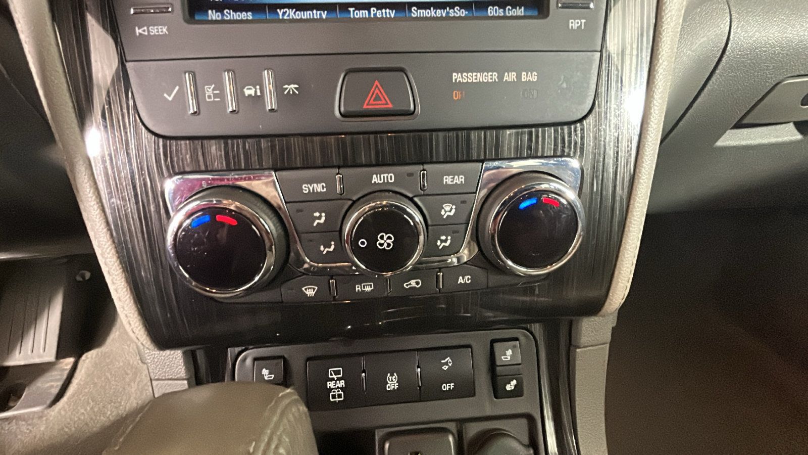 Used 2017 Chevrolet Traverse LT AWD/4WD image 26