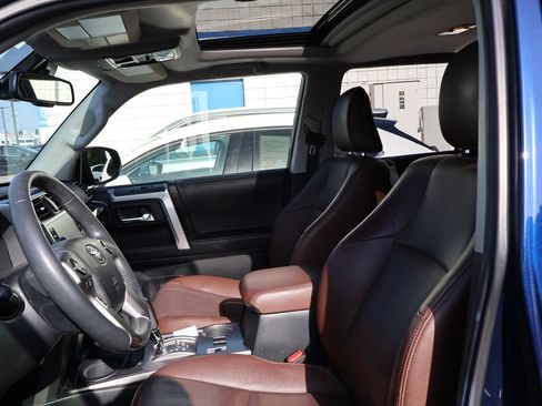 Used 2021 Toyota 4Runner Limited AWD/4WD image 11